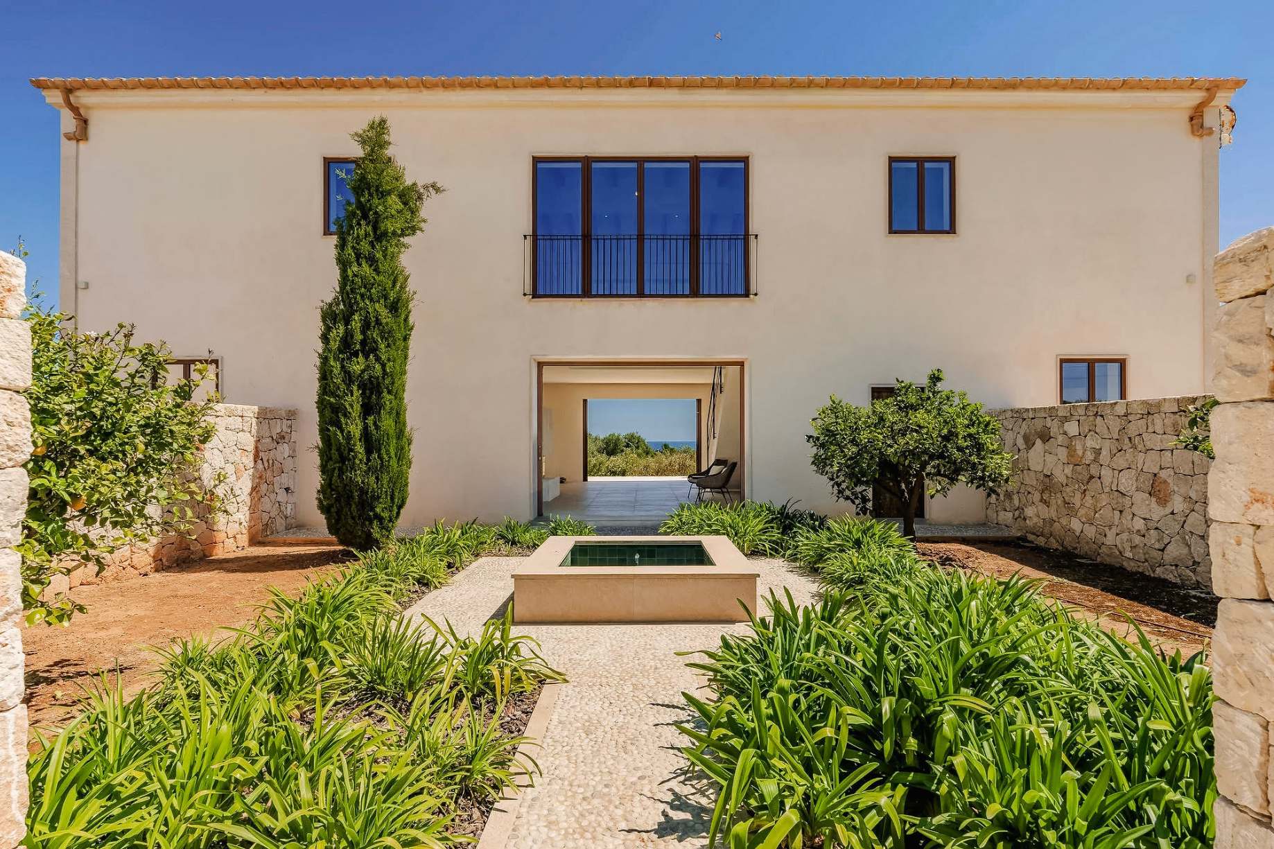Lucera — Cala Llombards, Majorka